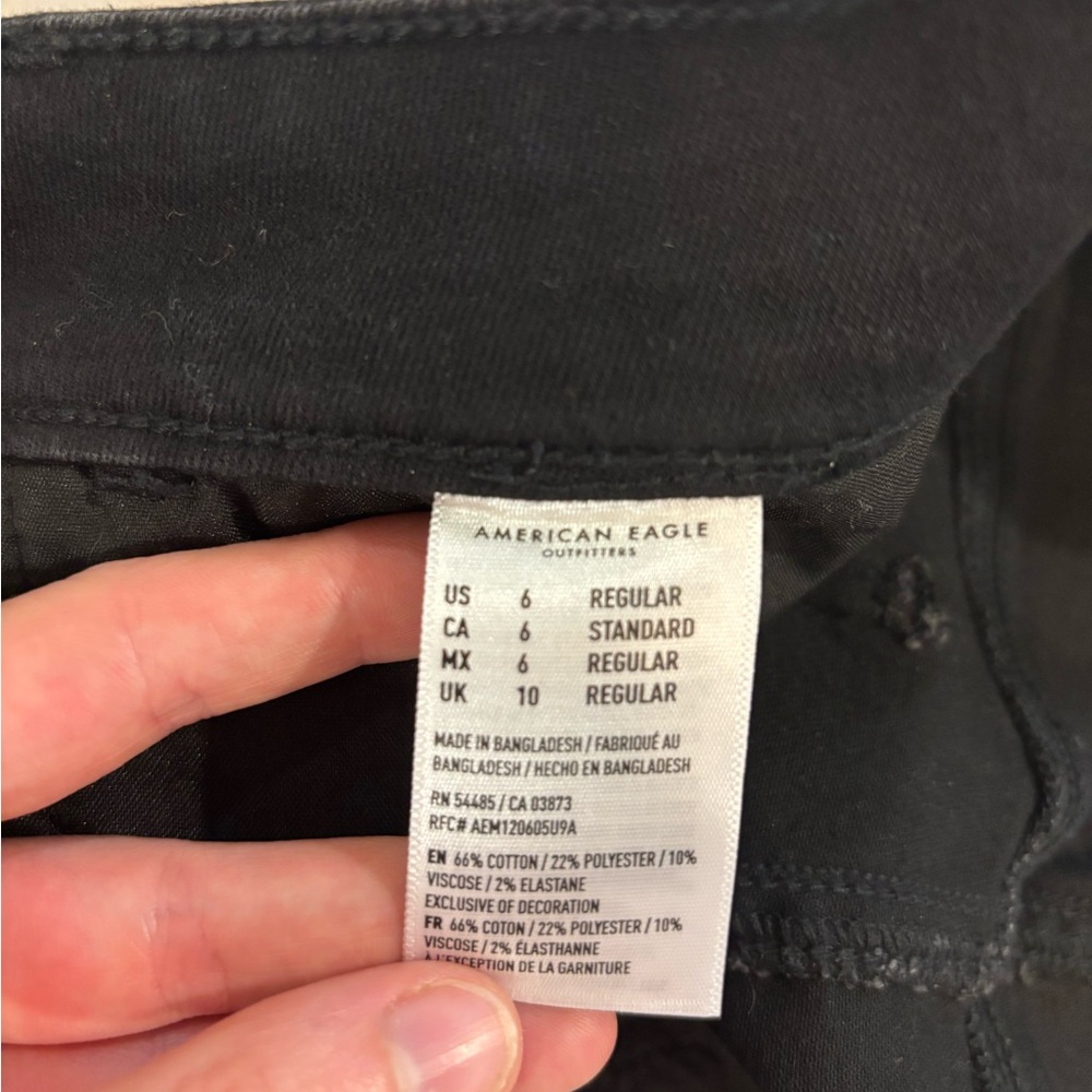 American Eagle Outfitters Black Distressed Skinny Jeans - Picture 3 of 4